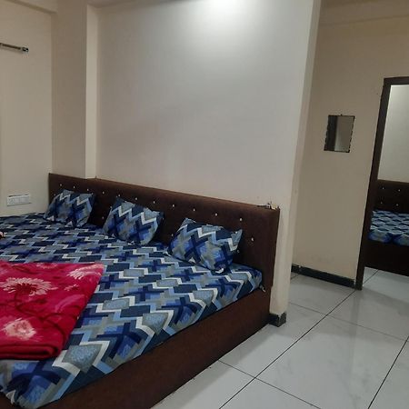 Hanumant Kripa Geust House Only For Family اوجاين المظهر الخارجي الصورة