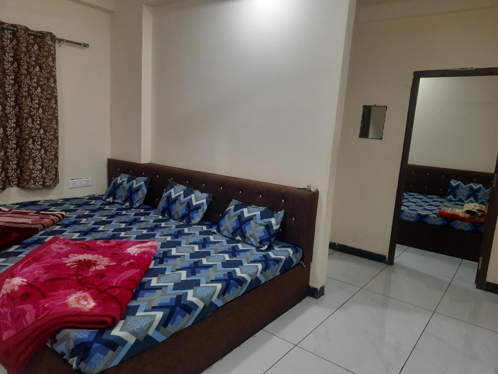 Hanumant Kripa Geust House Only For Family اوجاين المظهر الخارجي الصورة